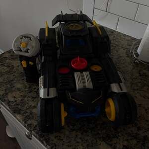 Fisher-Price Imaginext DC Super Friends Transforming Batmobile R/C with Remote